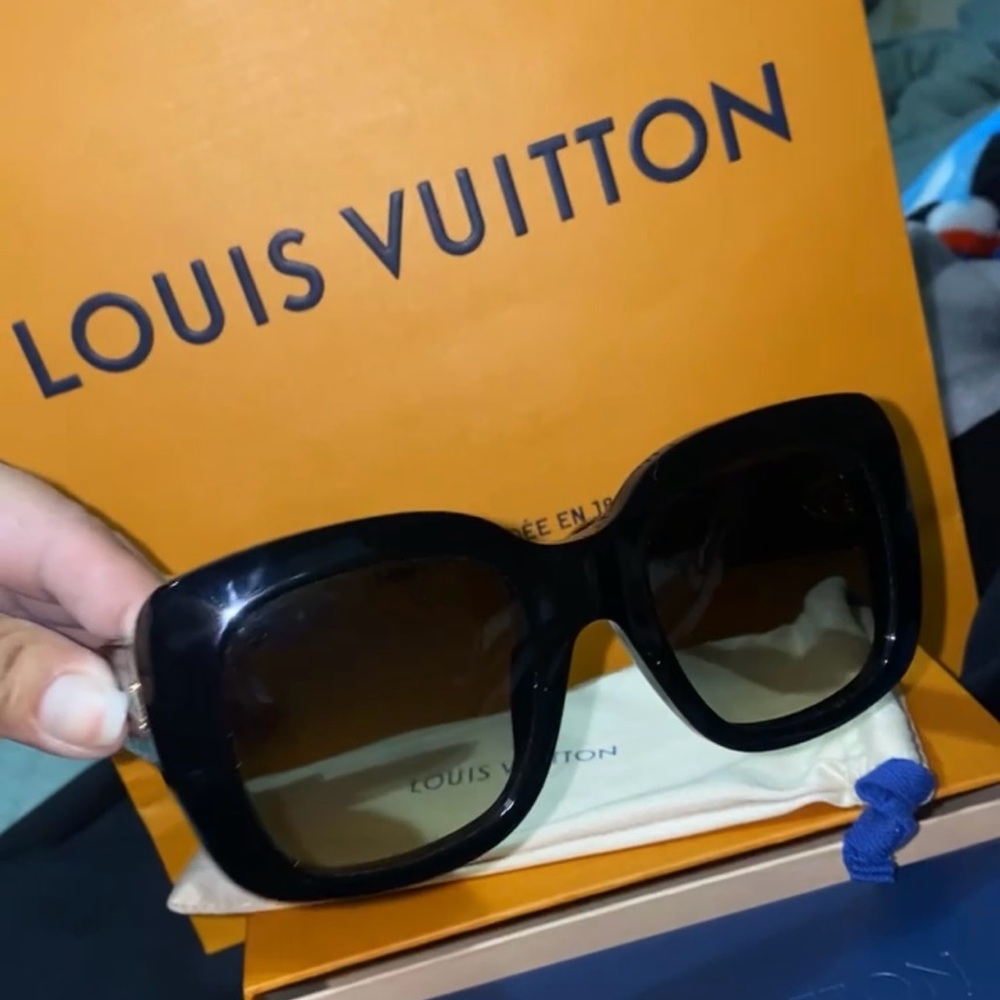 Louis Vuitton Black Contemporary Sunglasses - Picture 4 of 7
